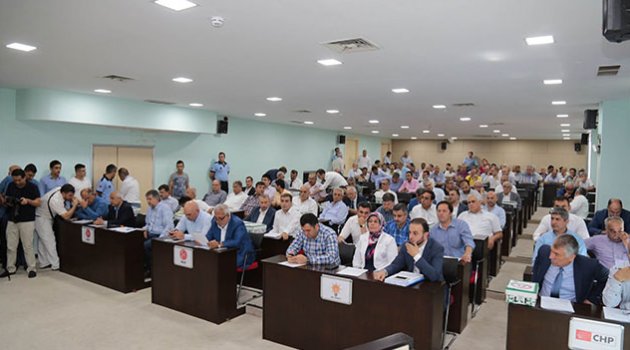 Büyükşehir Belediye Meclis Üyelerine Saimbeyli Kirazı