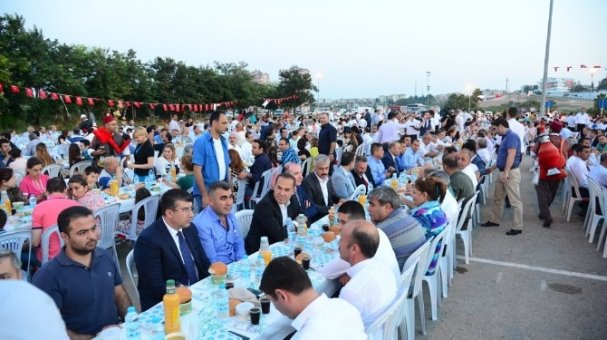 Büyükşehir çalışanları iftarda buluştu