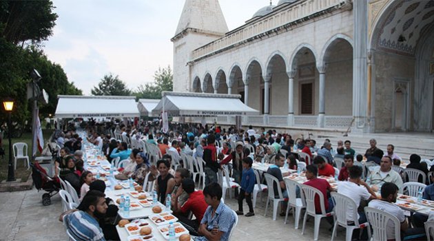 Büyükşehir’den günde 4 bin kişiye iftar yemeği