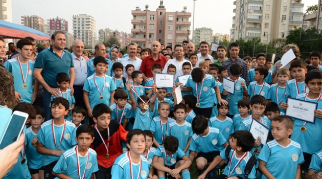 Büyükşehir’den ücretsiz futbol okulu hizmeti
