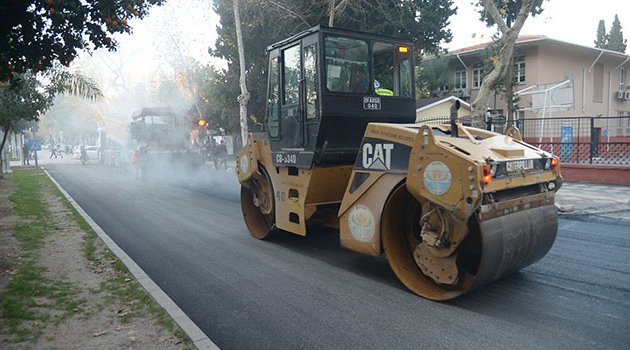 Büyükşehir’den Ziyapaşa’da asfalt ve bordür çalışması
