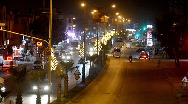 Büyükşehir kenti ışıklandırdı