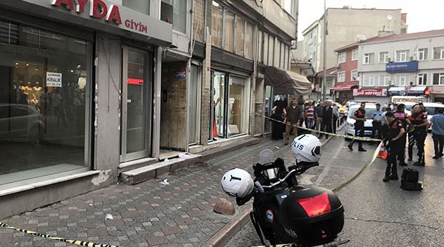 Caddede silahlı saldırıya uğradılar!
