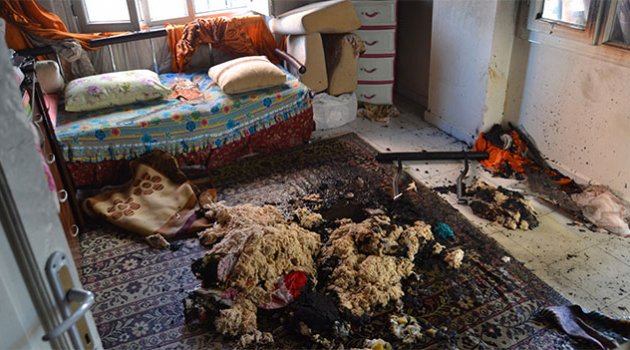 Çakmakla oynayan çocuk evi yaktı