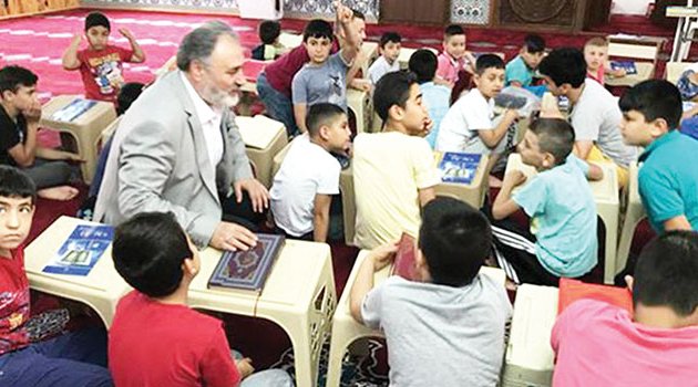 ‘Camide çocuk sesi  vatanımızın neşesi’