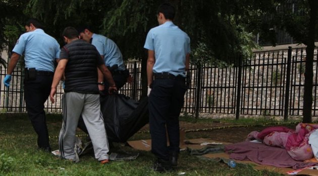 Caminin bahçesinde ceset bulundu