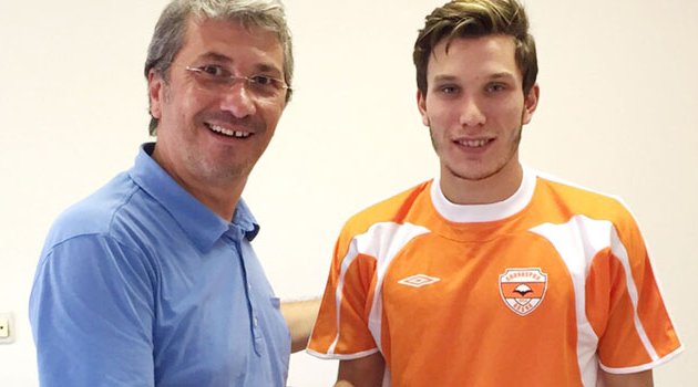 Canberk Dilaver Adanaspor ile 3 yıllık sözleşme imzaladı