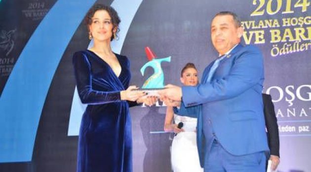 Cansu Tosun'a ilk ödül