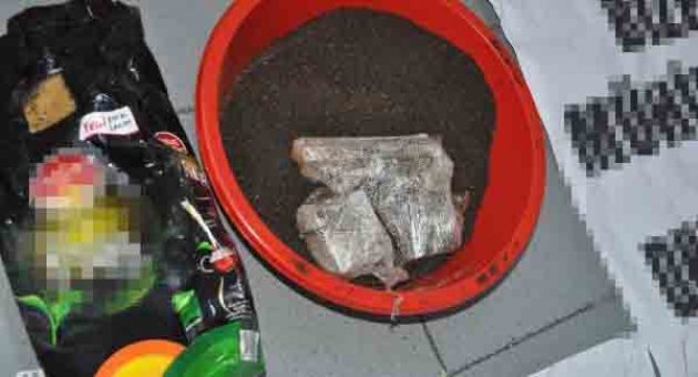 Çay paketinden tabanca çıktı