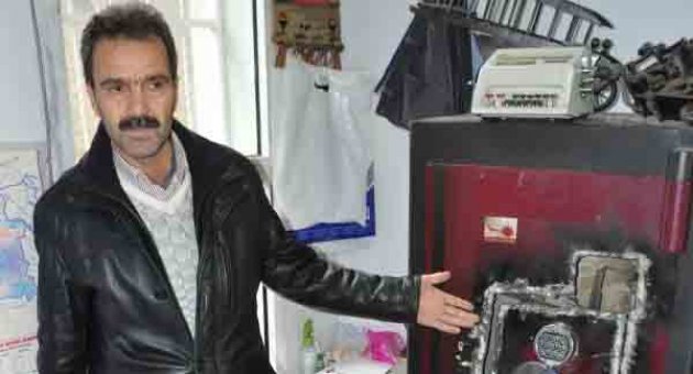 Çelik kasayı kesip içini boşalttılar