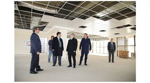 Çelikcan, Atakent Mahallesi'ne yapılan park inşaatını gezdi