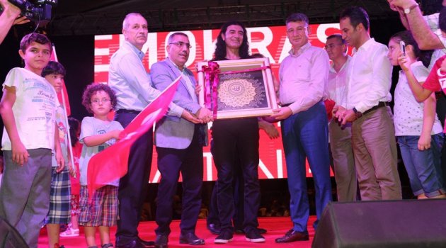 Çelikcan: Bu millet bir destan daha yazıyor