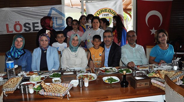 Çelikcan lösemili çocuklar ile buluştu