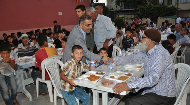 Çelikcan ve Erdinç vatandaşlarla iftarda buluştu