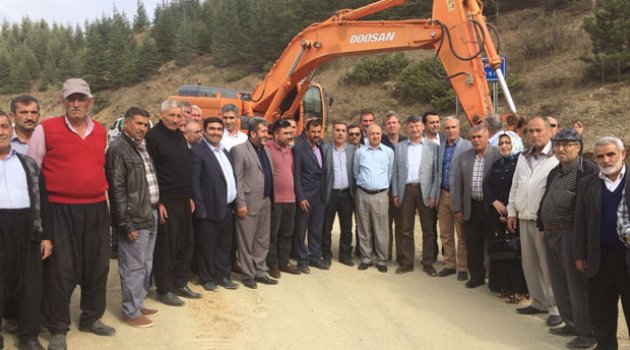 Çelikcan ve Yeni Feke’de yol inşaatını başlattı