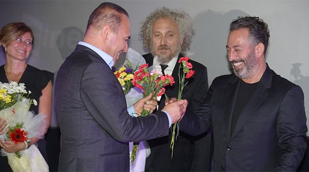 Cem Yılmaz'a Robert de Niro benzetmesi