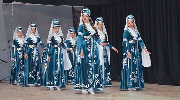Çerkeslerin gösterisi