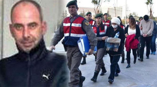 Cesedin üzerinde oturup çay içmişler