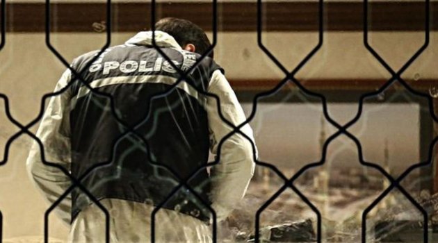 Cesedini 15 dakika parçaladılar