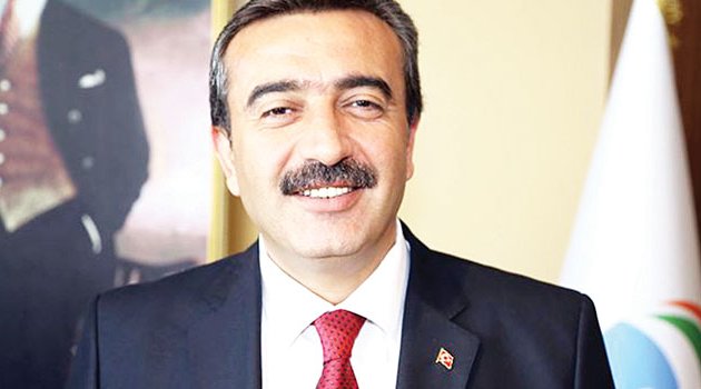 Çetin: Sanatçının, yazarın ve Adanalının yanındayız