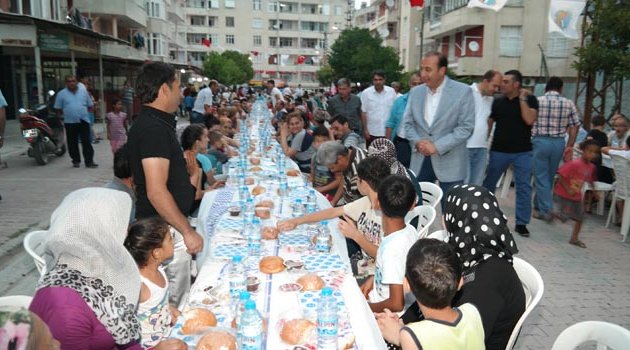 Ceyhan Belediyesi’nden İftar yemeği