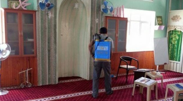 Ceyhan’da camilere gül suyu