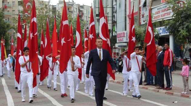 Ceyhan’da Cumhuriyet Bayramı kutlandı