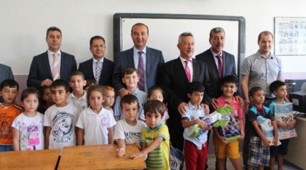Ceyhan’da eğitim öğretim yılı törenle başladı