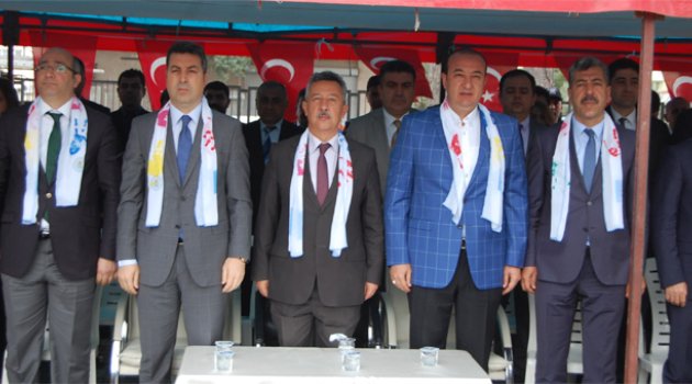 Ceyhan’da ‘Otizmin farkındayız onların yanındayız’ etkinliği düzenlendi