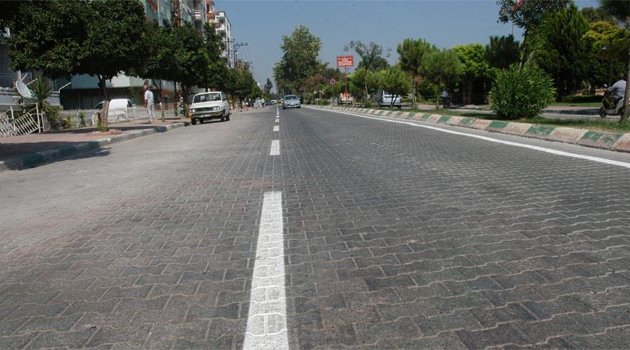Ceyhan’ın yollarını Büyükşehir çiziyor