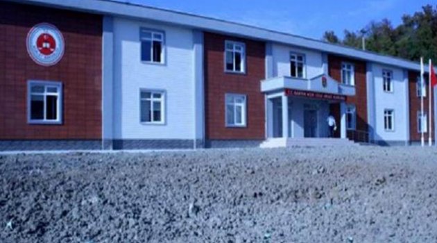 Cezaevi avlusuna atılan toptan öyle bir şey çıktı ki!