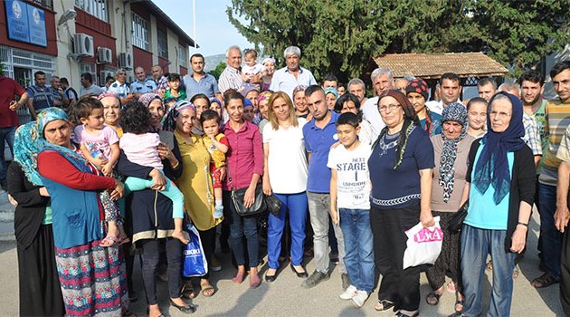 Cezaevindeki eşinin muhtarlığını kaptırmadı