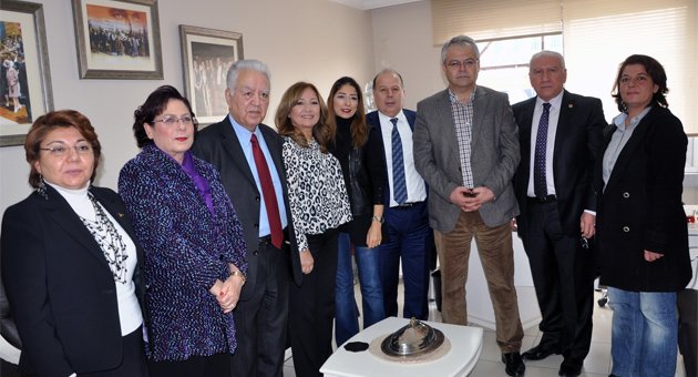 CHP Adana Milletvekillerinden Kadın Kollarına ziyaret