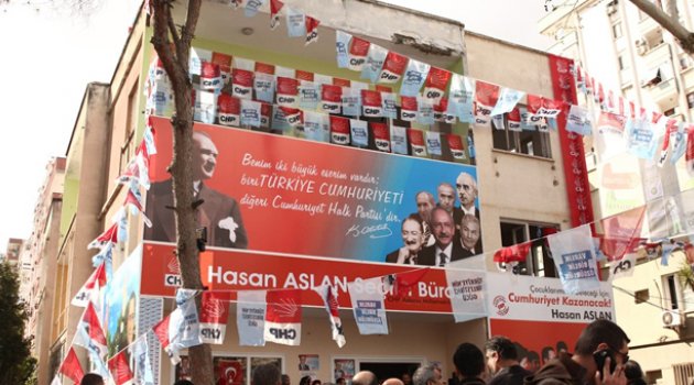 CHP’li adayın seçim bürosuna zabıta şoku