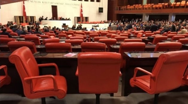 CHP milletvekilleri Genel Kurul'u terk etti