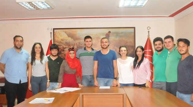 CHP Seyhan gençliği yenilendi