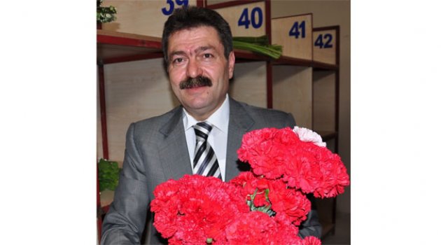 Çiçekçilerde Öğretmenler Günü heyecanı