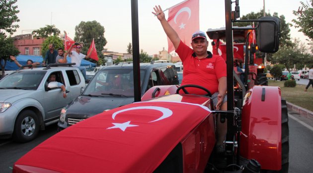 Çiftçilerden Demokrasi nöbetine ‘traktörlü’ destek