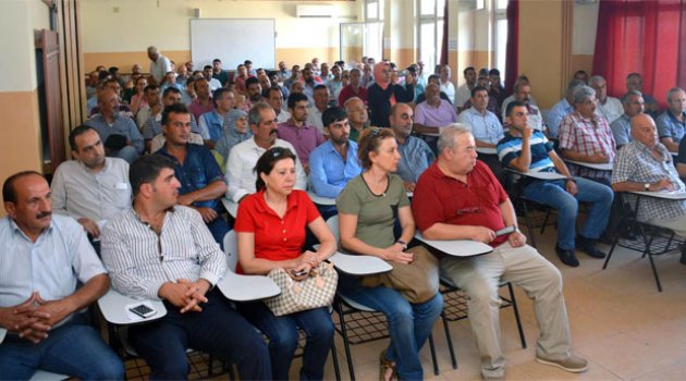 Çiftçilere, bilinçli ilaçlama semineri