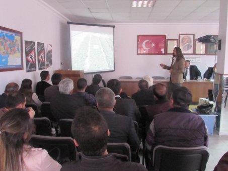 Çiftçilere yerfıstığı tarımı hakkında eğitim