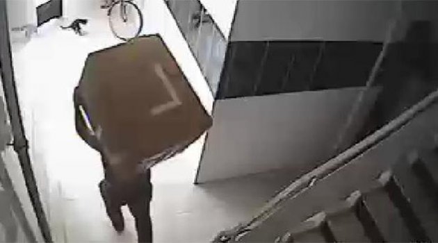 Çilingir çağırıp depoyu soydular
