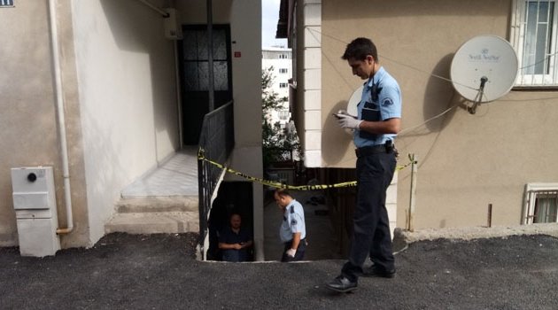 Cinnet geçirdi 2 oğlunu öldürdü, birini yaraladı