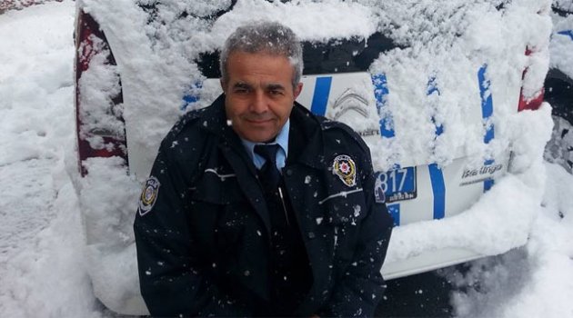 Cinnet getiren polis memuru ailesini vurdu sonra intihar etti