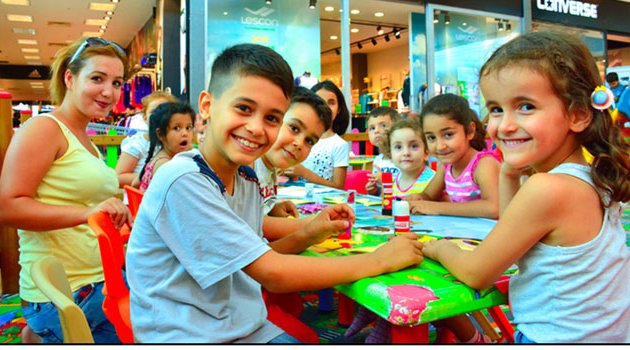 Çocuk Kulübü’nde eğlenceye ara yok