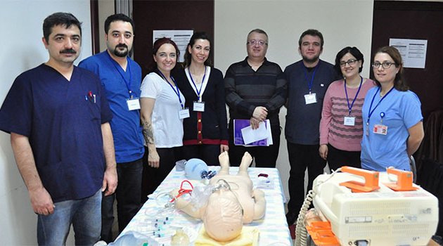 "Çocuklarda ileri yaşam desteği" kursu