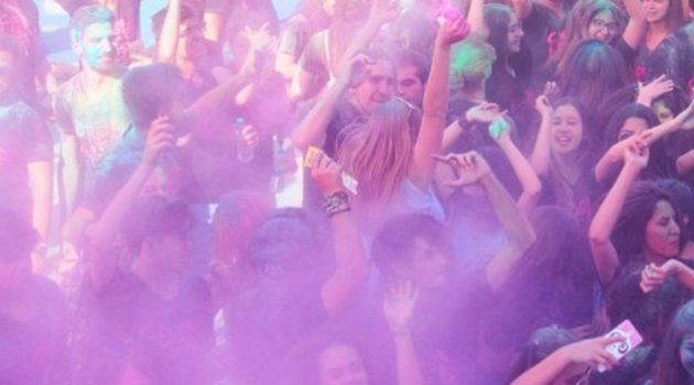 Color Life Fest’17’de Gençler Rengarenk Boyandı
