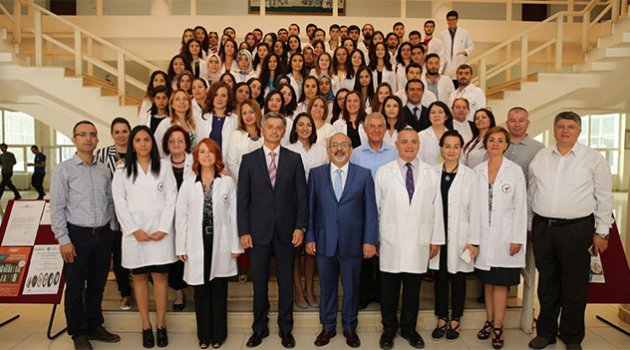 ÇÜ Eczacılık Fakültesi ilk öğrencilerine kavuştu