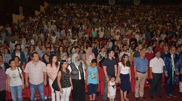 ÇÜ İİBF’de mezuniyet heyecanı