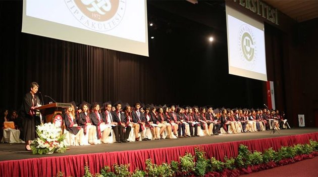ÇÜ Tıp Fakültesi 6 bin 736 doktor kazandırdı