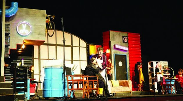 ÇÜ Üniversitelerarası Tiyatro Festivali 16. Kez Seyirciyle Buluştu
